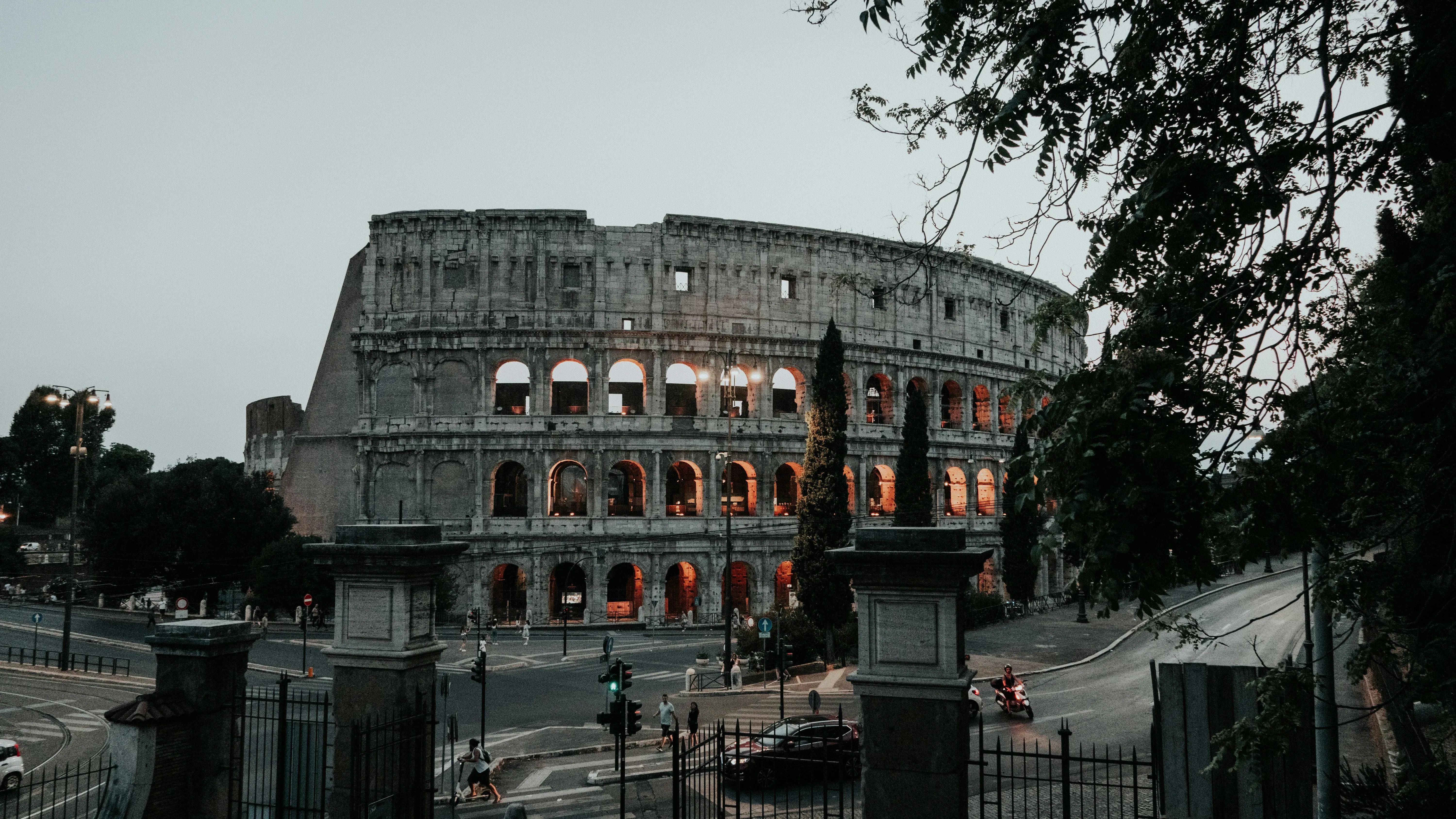 Hotel Palazzo Manfredi – Best Hotel Near the Colosseum, Rome