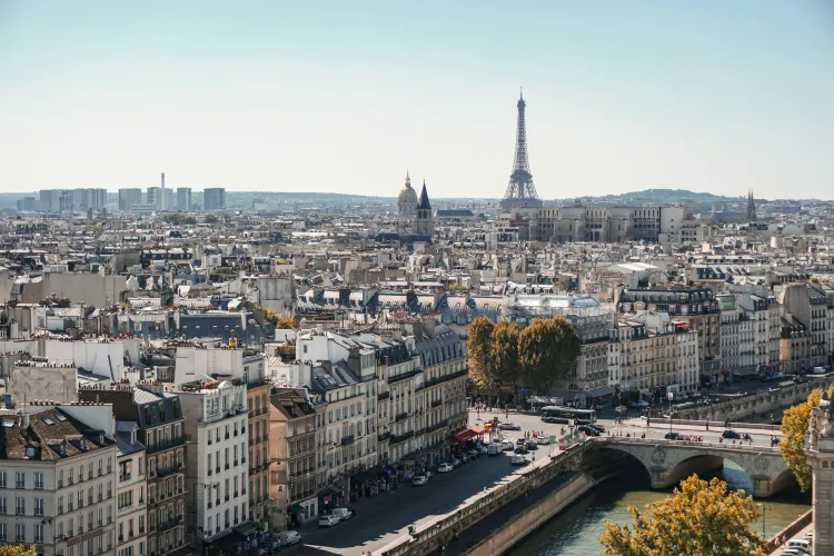 Paris on a Budget: Affordable Hotels, Shopping & Free Things to Do