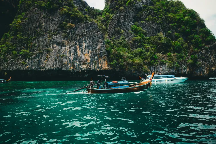 Bangkok to Phuket: Compare All Routes