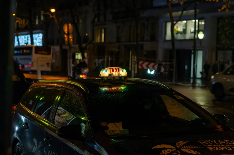 Taxi from Beauvais Airport to City Center