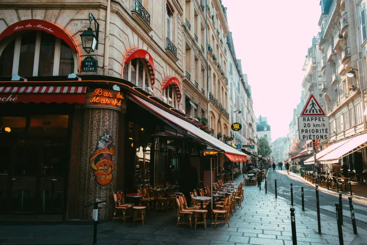 Romantic Things to Do in Paris Near Your Stay