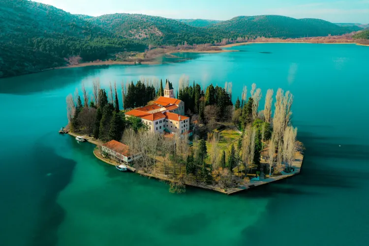 Decoding Croatian Clothing Laws