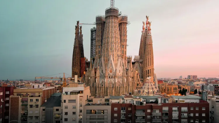 Barcelona Airport to Sagrada Família: Direct Transport Options With Timetables
